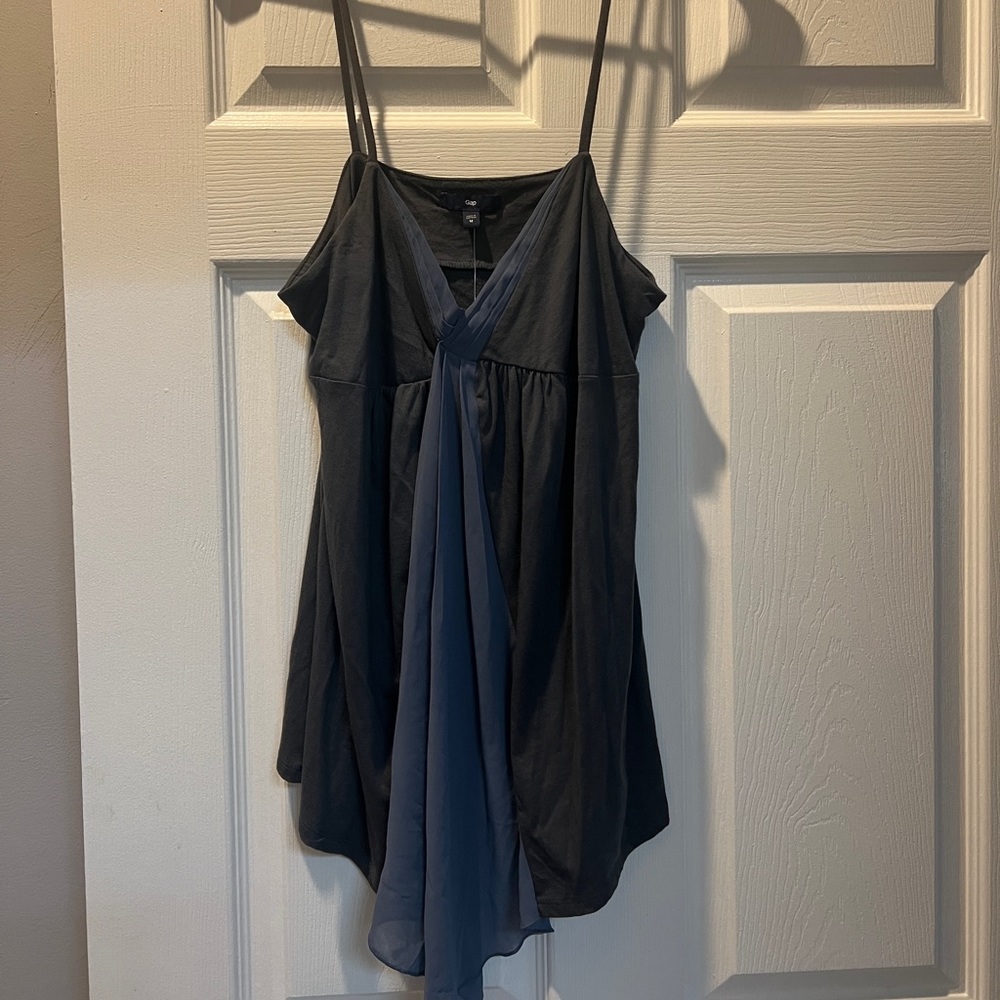 Gap tank never worn